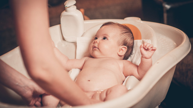 купание новорожденного