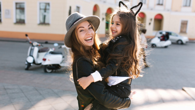 мама с дочкой