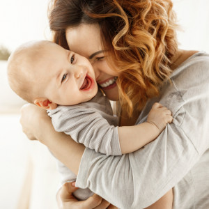 мама с новорожденным