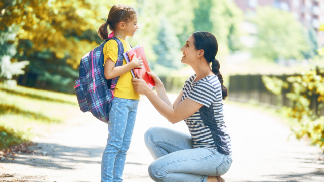 школьница и мама