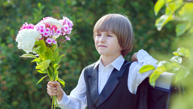 мальчик с цветами