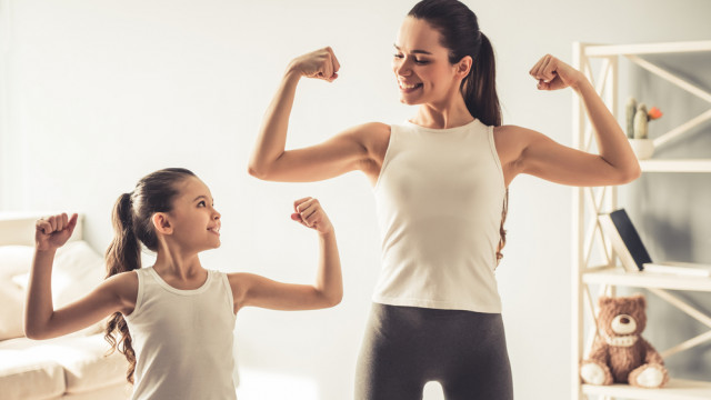 мама и дочка сильные