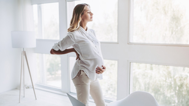 беременная на работе