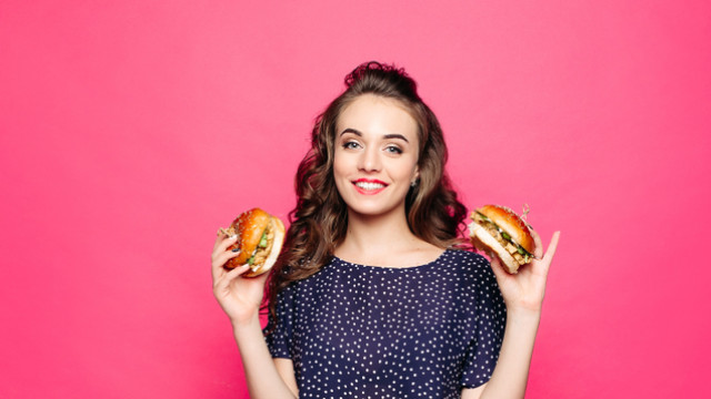 підліток гамбургер