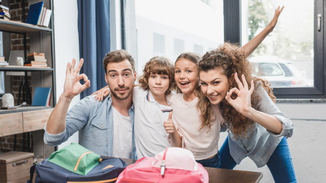 дети идут в школу