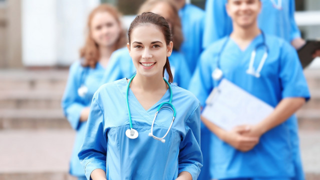 врачи доктора