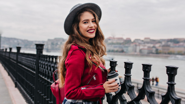 женщина осень