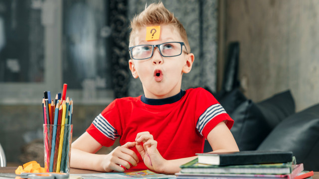 ребенок думает