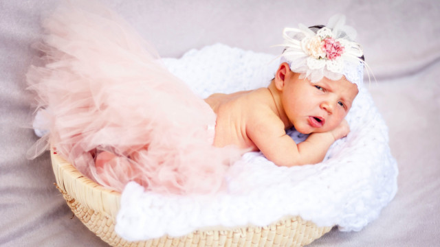 новорожденная девочка