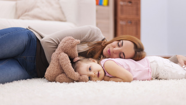 женщина устала