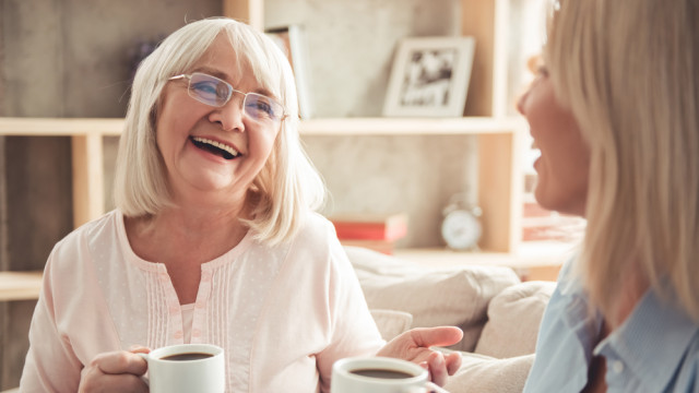 бабушка с женщиной