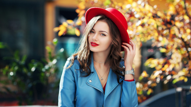девушка в шляпе осень