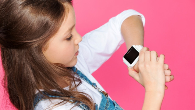 Мобилка и смарт-часы: тотальный контроль или средство детской безопасности?