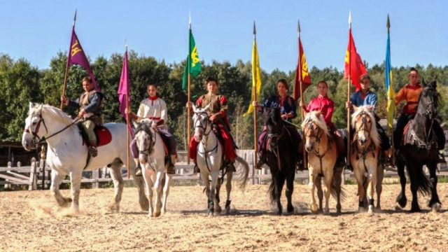 Парк Киевская Русь приглашает на Шоу-выставку "Мир лошадей"