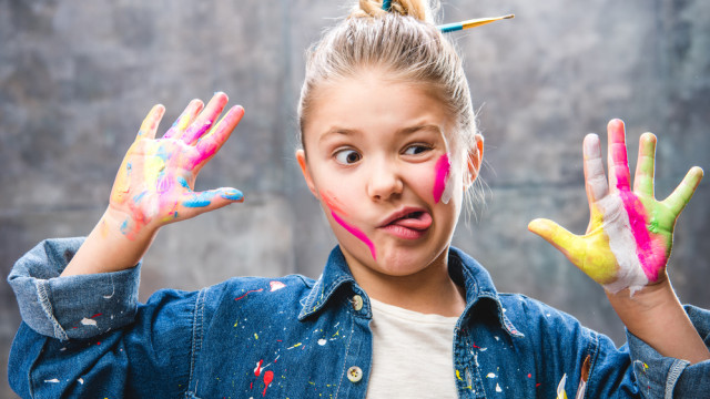 10 потрясающих рисунков, которые можно сделать из контура ладошек - видео мастер-классы для всех