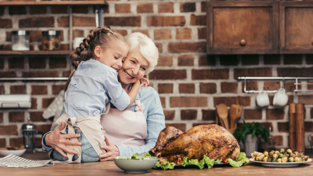 бабушка с внучкой