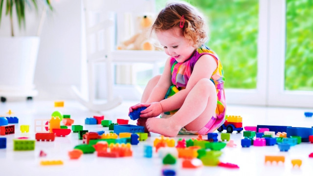 Ученые на собственном опыте проверили - опасно ли глотать детали лего