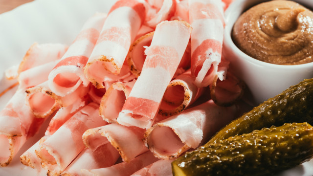 сало и огурцы