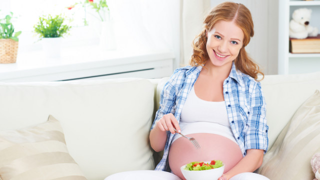 Весенние витамины для будущей мамы: что стоит обязательно включить в рацион