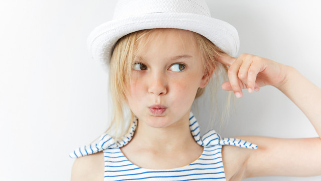 девочка в шапке рыжая