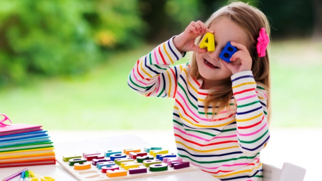 Хоумскулинг и три языка: мама-украинка поделилась опытом воспитания троих детей-билингвов