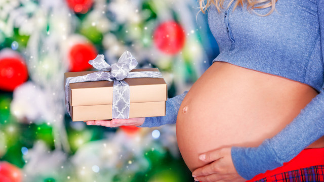 Новогодние подарки, которые оценит беременная: 8 крутых идей