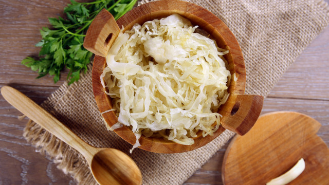 квашеная капуста в бочке