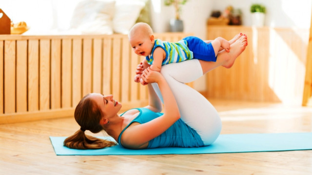 Тренуємось разом! Фітнес-вправи для мами з малюком