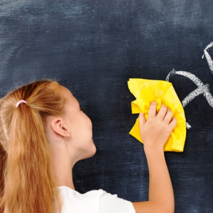 Кто  в классе дежурный? Должен ли ребенок убирать в школе