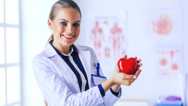 7 признаков болезней сердца: что нужно знать, чтобы вовремя обнаружить недуг