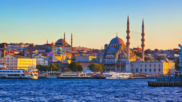 На контрасте с Европой: куда сходить, что увидеть в Стамбуле на новогодних каникулах?