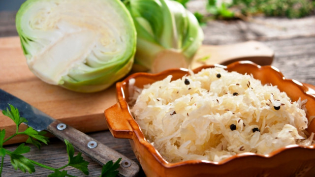 Готовим дома: 3 рецепта вкуснейшей квашенной капусты