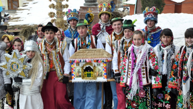 Традиции зимних святок: от Рождества до Старого нового года