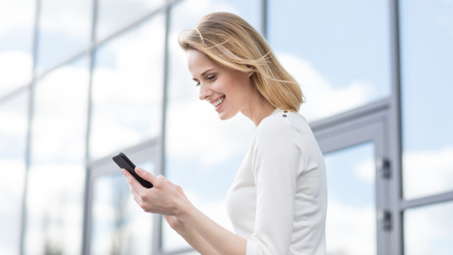 "І-горб" на нашей шее: почему он появляется и как пользоваться смартфонами, чтобы этого не было