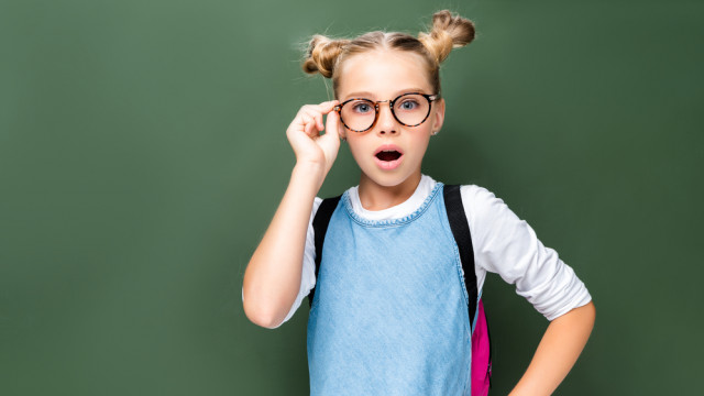 школьница с рюкзаком - осанка школьника