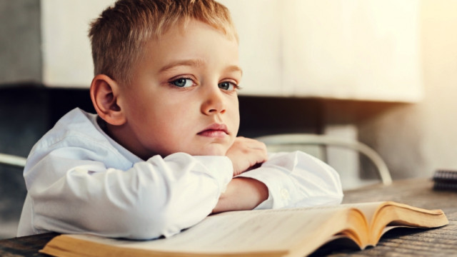 Тяжелые книги и исторические факты: стоит ли говорить об этом с детьми?