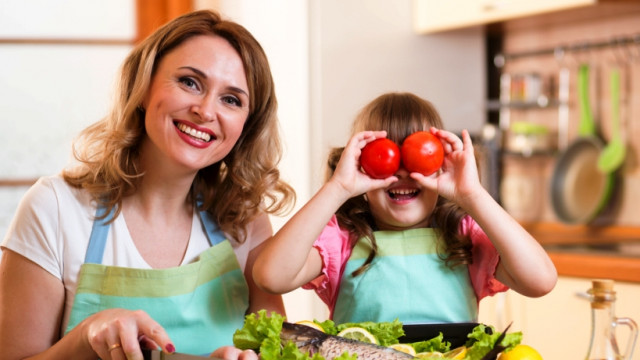 Чем занять ребенка на кухне? Идеи для творческих мам