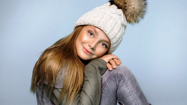Прическа под шапку: как школьнице выглядеть красиво зимой