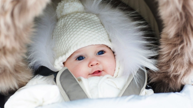 Собираемся на зимнюю прогулку с грудничком