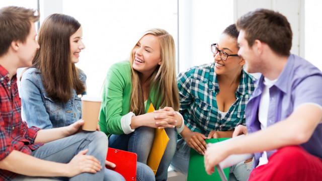 підлітки спілкування