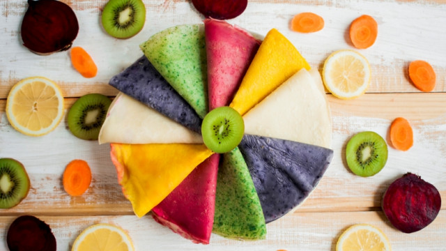 Радужные, сырные, кружевные: необычные блины на Масленицу