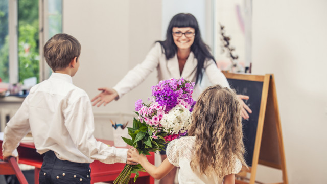 можно ли дарить подарки учителям украина 2019