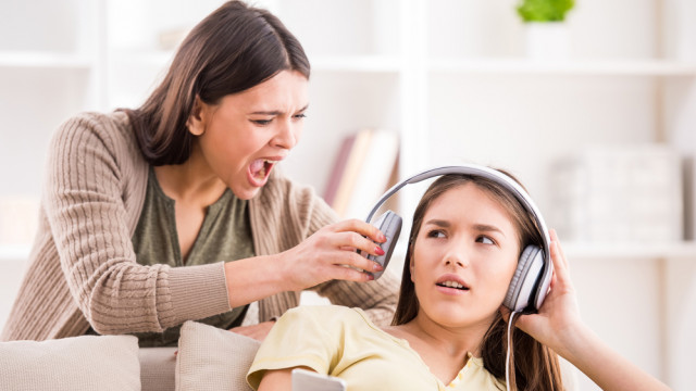 "Отстань,  ты меня достала!" - как не обижаться на подростка, если он говорит такие слова