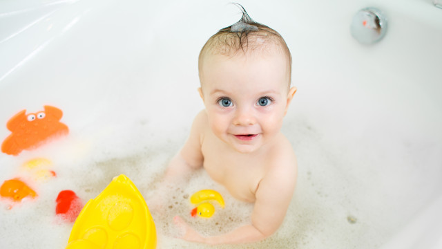 купание ребенка