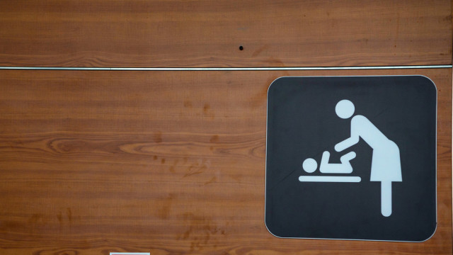 пеленальные столики в туалете