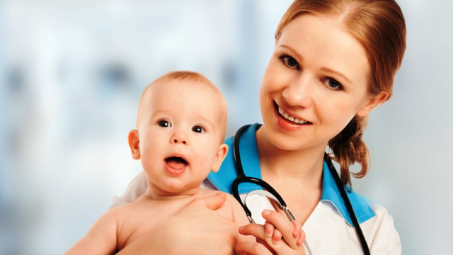 Статевий криз новонароджених: коли бити на сполох, пояснює дитячий хірург