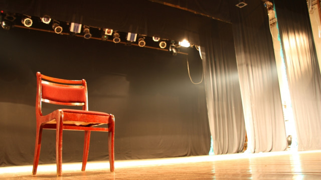 спектакли онлайн