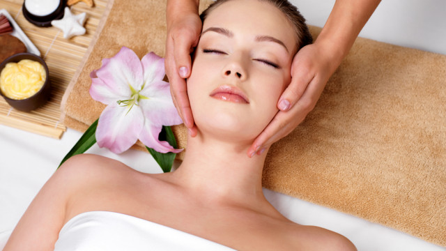 салонные процедуры для лица весной