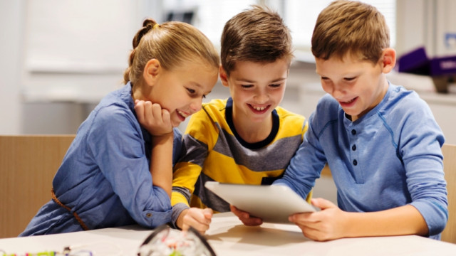 Нет подруг: нужно ли беспокоиться, если девочка дружит исключительно с мальчиками