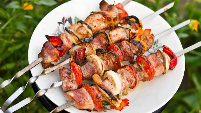 Вкусный-вкусный май: 6 маринадов для  потрясающе ароматных шашлыков